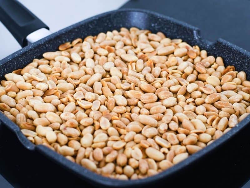 roasting peanuts in pan
