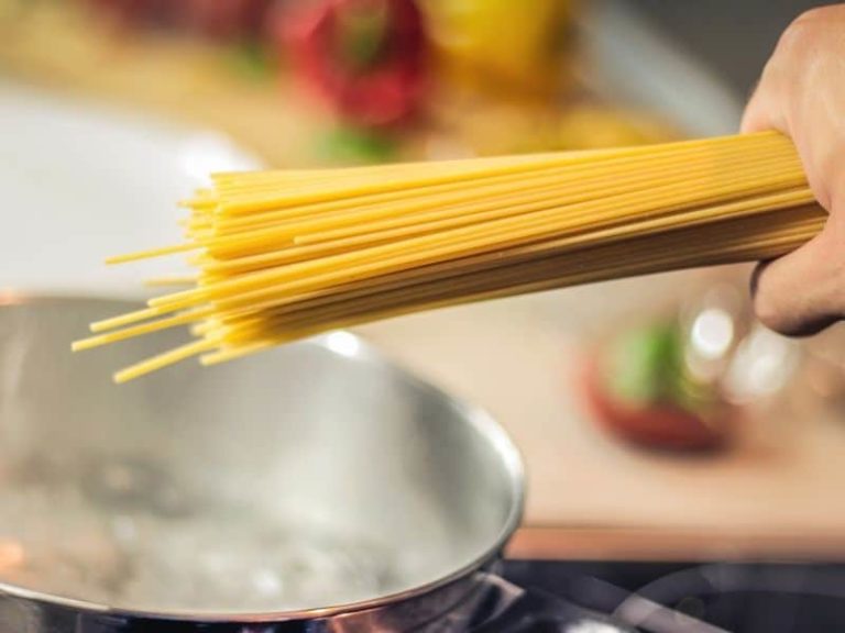 Difference Between Pasta And Noodles: Complete Guide